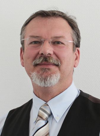 Meisenbach-Geschäftsführer Walter <b>Karl Eder</b> - 307aa0215sm_teaser_ref