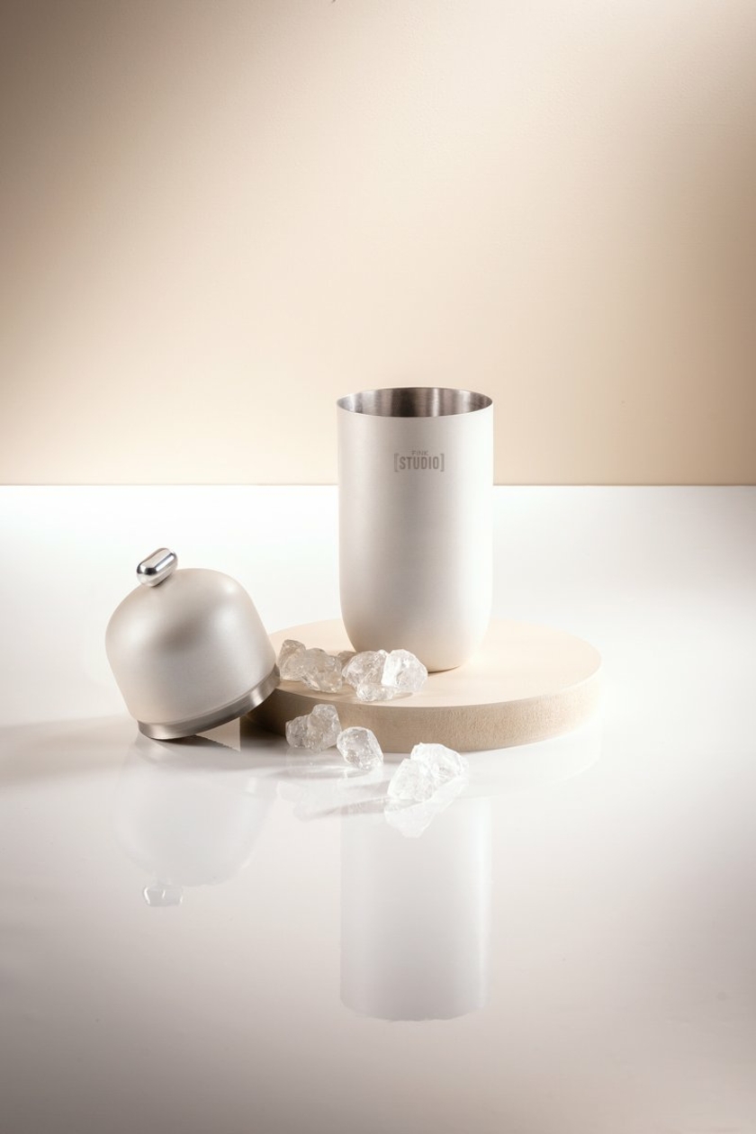 Fink-Studio-Space-Pearl-Cocktailshaker-Copyright-Fink-Studio.jpg