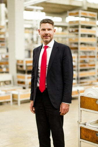 Daniel-Jeschonowski-GF-Kahla-neu-Copyright-Porzellanmanufaktur-Kahla-Thueringen-GmbH.jpg