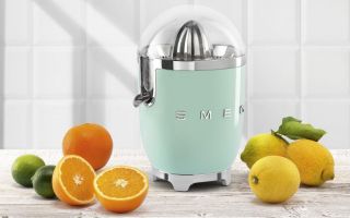 Smeg-Zitruspresse-Pastellgruen.jpg